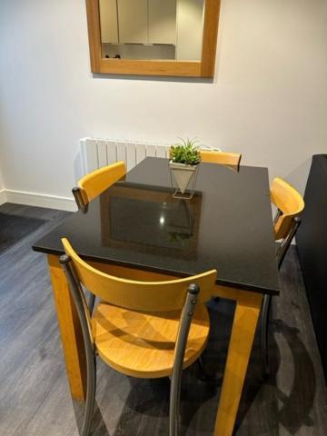 Stunning Flat With Parking Free Near Sutton Station Apartment Cheam Exterior foto